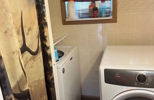 Force House | Cozy House, Sleeps 14 and 12 miles to the visitor center in Benezette, PA