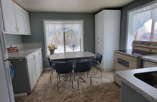 Chester Cabin | Cozy, inviting log cabin near U.S. 20 on the way to Island Park and Yellowstone