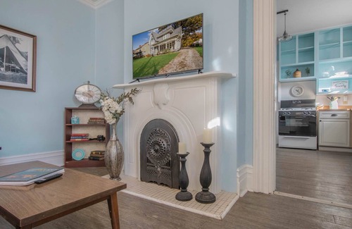 Irvington House | Cozy Irvington Getaway: Mins to Downtown