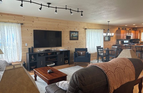 Evergreen House | Cozy Kalispell Home