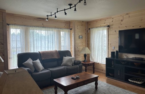 Evergreen House | Cozy Kalispell Home