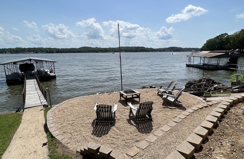 Gravois Mills House | Cozy Lake Cabin With Beautiful View!
