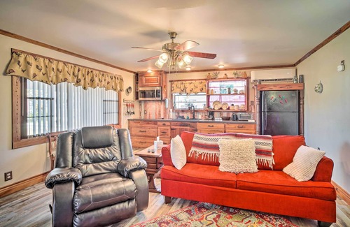 Prien Apartment | Cozy Lake Charles Studio w/Golf Course Views
