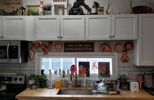 Russells Point Cottage | Cozy Lake Cottage, in the heart of Indian Lake