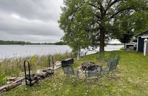 Richwood Cabin | Cozy Lake Cottage between Fargo and Detroit Lakes -in the Cormorant Lakes area.