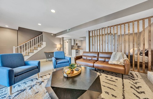 Smith Mountain Lake House | Cozy Lake-Front Home with Private Sandy Beach