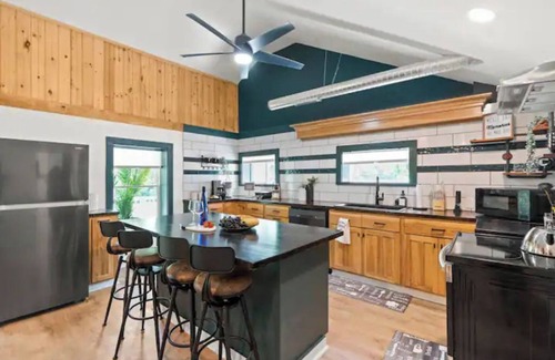 Honeoye House | Cozy Lake Retreat