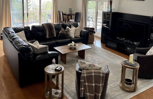 Canandaigua House | Cozy Lake-view Chalet w/fireplace - Skiing @ Bristol Mtn+Hunt Hollow 13-25mins