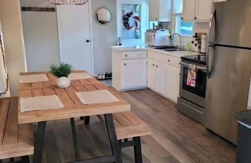 Lake George Cottage | Cozy LakeFront Cottage on All-Sports Lake George
