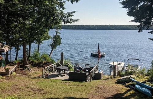 Cooper Cabin | Cozy Lakefront Family Camp