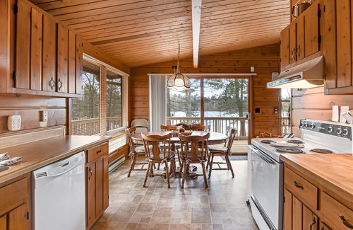 Lac du Flambeau House | Cozy lakefront cabin in the heart of Wisconsin's Northwoods with canoe & kayak