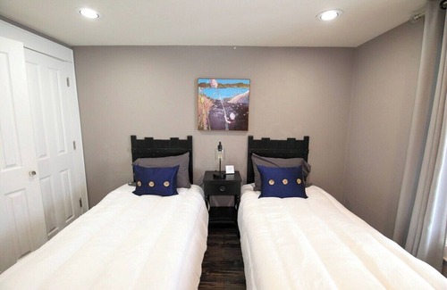 Schroon Lake Apartment | Cozy Lakeside Apartment - 5 Min Walk to Downtown!