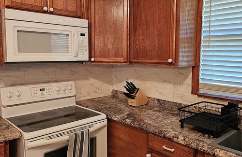 Winter Haven Cottage | Cozy Lakeside Cottage near Legoland, Winter Haven! Florida vacation ready!
