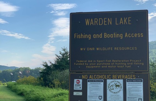 Wardensville House | Cozy Lakeside Homestead