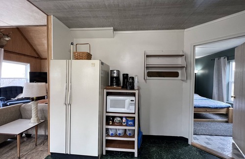 Germfask Cabin | Cozy Lakeview cottage - Ideal ice fishing, snowmobiling