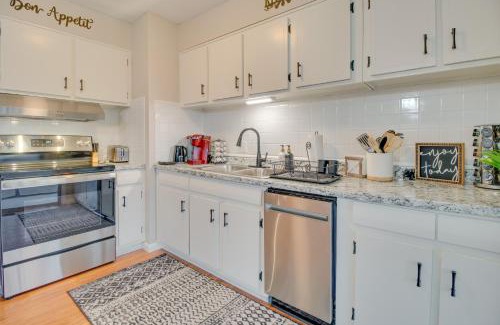 Lakeview House | Cozy Lakeview Retreat, Close to Bull Shoals Lake!