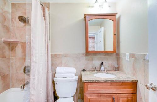 Chinatown Apartment | Cozy LeDroit Park 2 bedroom