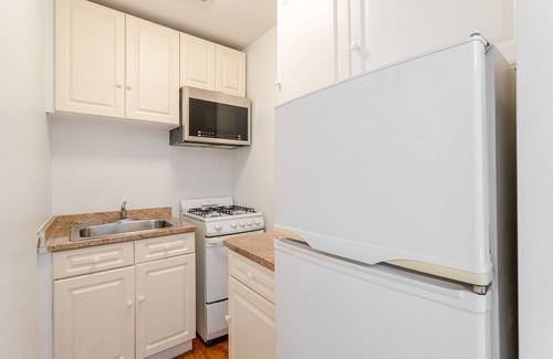 Midtown South Apartment | Cozy Light-filled Skylight Studio in Chelsea