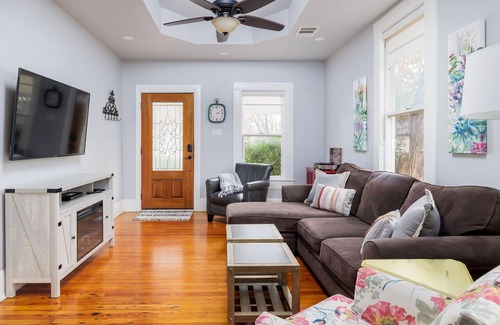 Georgetown House | Cozy Little Cottage in Old Town