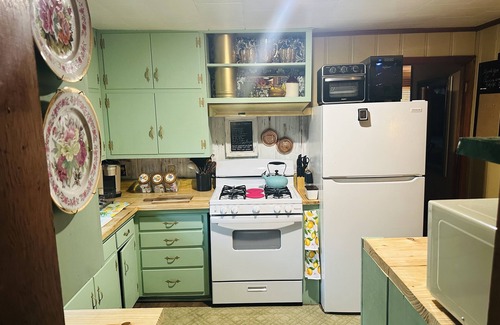 Searcy House | Cozy little cottage