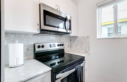 Little Havana Apartment | Cozy Little Havana Apt/Centrally located