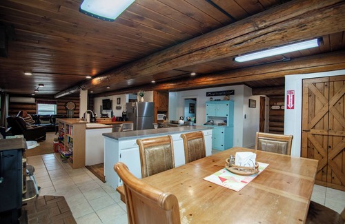 Beach Cabin | Cozy Lodge near Theodore Roosevelt National Park and Medora, ND Sleeps 6 to 8
