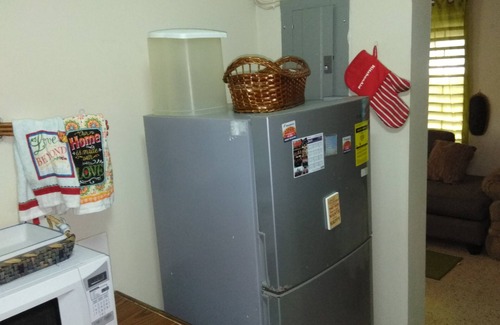 Mango Walk Apartment | Cozy Loft Apartment - Self Contained Unit w/Panoramic View