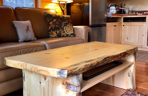 Granville Cabin | Cozy Loft for two with Hot Tub & Mtn Views