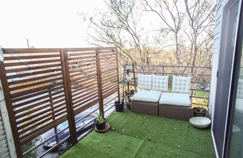 Riverside Condo | Cozy Loft Near DT