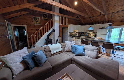 Denver Cabin | Cozy Log Home Retreat in the Catskills – Perfect for Families & Friends