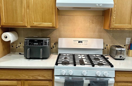 Commerce City House | Cozy, Long-term, Fully Furnished Home only 15mins from DIA and Gaylord Rockies