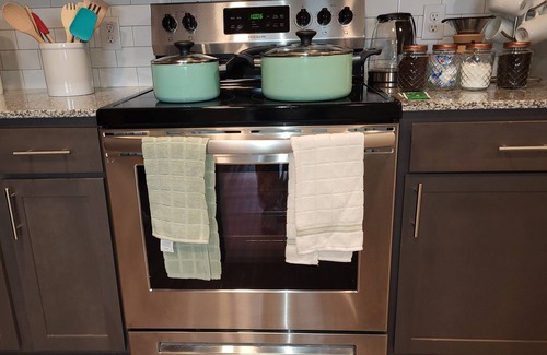 Friendswood Apartment | Cozy long-term stay king bed in Friendswood TX, close to Houston and Clear Lake.