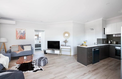 Attadale Apartment | Cozy Lovely 2bdrm walk to river