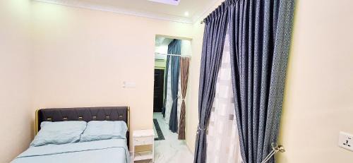 Asylum Down Apartment | Cozy Luxury Hideouts in North Ridge, 10 mins from the Airport & Tang Palace, 5 mins from Alisa Hotel, Kempinski & Movenpick, close to Supermarkets & Tourist Attractions