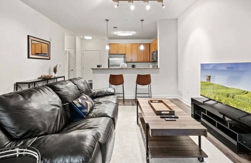 Jefferson Manor Apartment | Cozy Luxury In-Law Suite Apt w/ Free Street Park