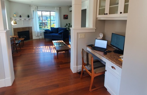 Courtenay House | Cozy MCM home 25minutes to Mt Washington and 6minutes to the Cumberland Forest.