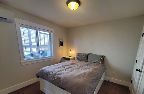 Courtenay House | Cozy MCM home 25minutes to Mt Washington and 6minutes to the Cumberland Forest.