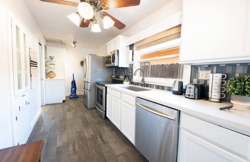 Corridor House | Cozy Mid-Century Craftsman