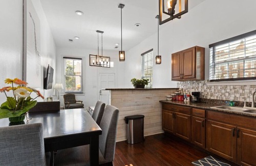 Tulane - Gravier House | Cozy Mid-City Cottage | Outdoor Patio w/Backyard