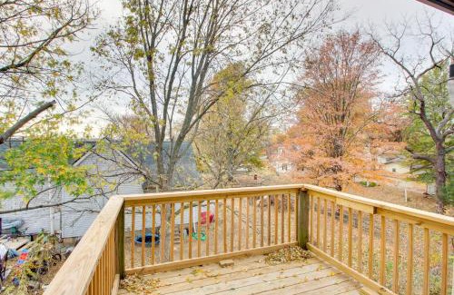 Nevada Apartment | Cozy Missouri Escape with Balcony, Near Colleges!