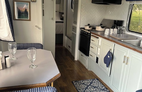 Benton City House | Cozy mobile home on the river in Benton City with WiFi and AC
