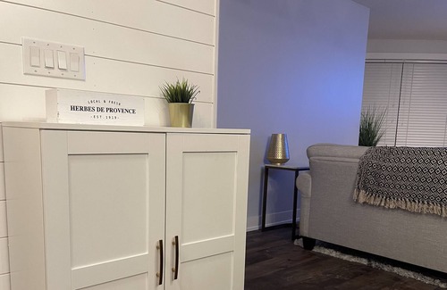 Townline Hill Apartment | Cozy & Modern 2 Bedroom 2 Bathroom Condo