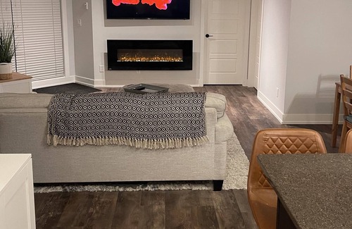 Townline Hill Apartment | Cozy & Modern 2 Bedroom 2 Bathroom Condo