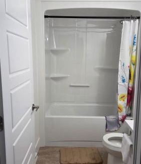 Riverview Apartment | Cozy Modern Basement Suite in Riverview