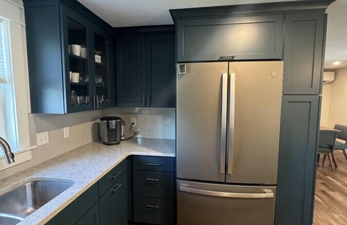 Ellsworth Apartment | Cozy Modern Retreat 2 Bedroom Patio Fire Pit