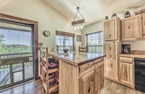 Ruidoso Cabin | Cozy & Modern Ruidoso Cabin w/Stellar Views!