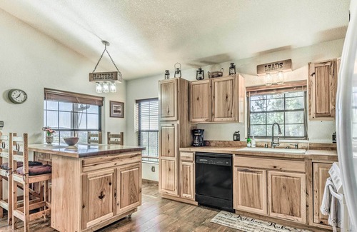 Ruidoso Cabin | Cozy & Modern Ruidoso Cabin w/Stellar Views!