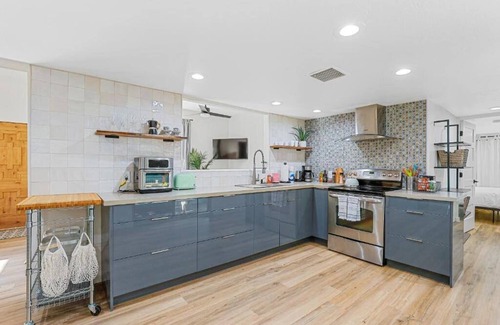 Sedona House | Cozy modern Sedona Cottage! With Hot Tub!