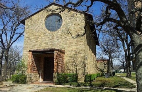 Denton Apartment | Cozy, modern space⭐️Walk to TWU⭐️KING bed⭐Sleeps 4