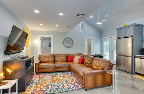 Mount Vernon Cabin | Cozy Mount Vernon Cabin Rental Near Fishing Lakes!